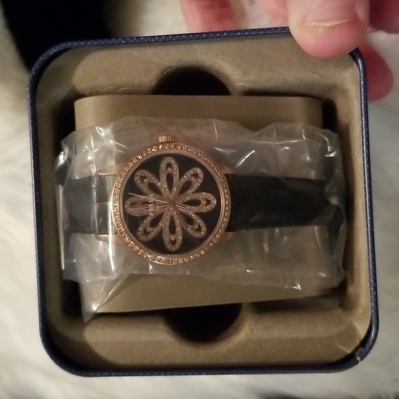 Vintage FOSSIL Dinah Three Hand Black Leather Watch - Picture 4 of 11